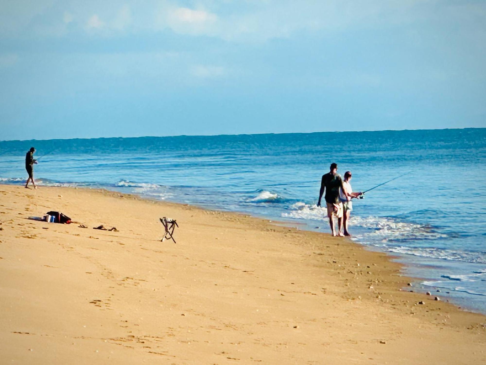 Balgal Beach Units Rollingstone エクステリア 写真